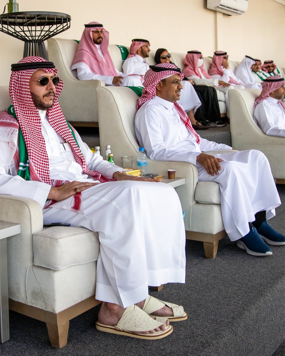 alansarksa's tweet photo. تشرفنا بحضور سمو الأمير سعود بن نهار بن سعود آل سعود نائب أمير منطقة المدينة المنورة لنهائي بطولة أندية المملكة تحت 21 عامًا 💚
#نادي_الأنصار https://t.co/7SX0gPmRfW