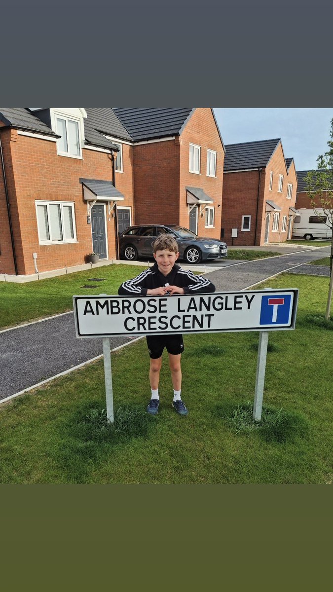 stoner__8's tweet photo. @SpiksleyBook Visited these two spots yesterday with my lad and it reminded me to reserve tickets to the event for us both. Looking forward to it. https://t.co/LhSZfe3Mbm