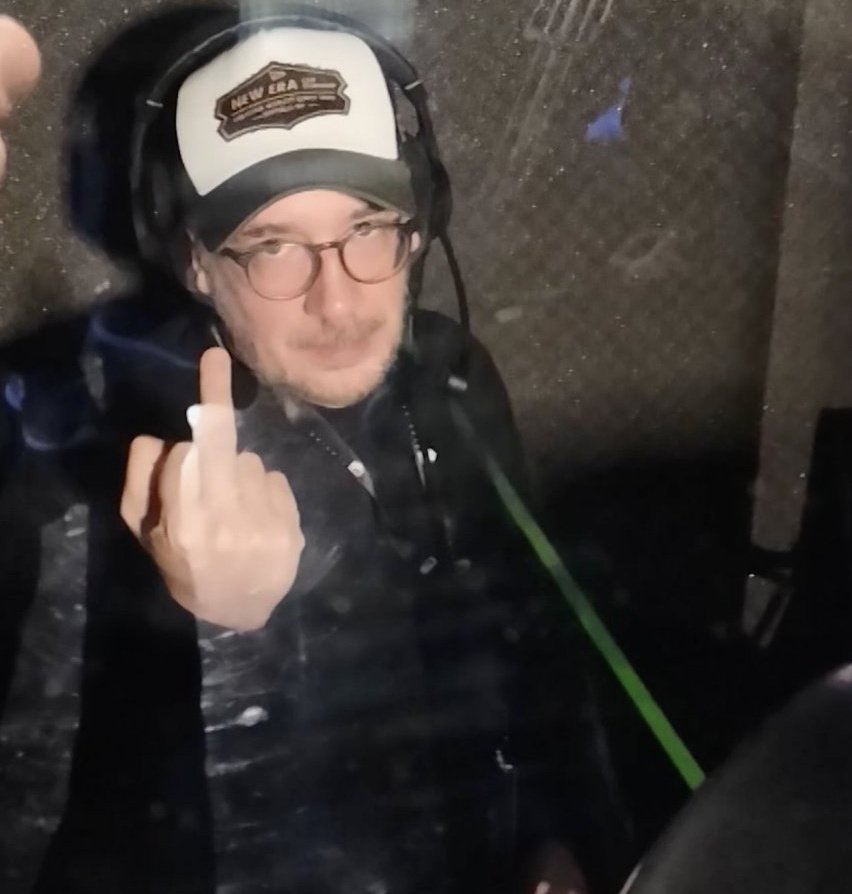 Nico Santos wüsste die Antwort. #ESGQ