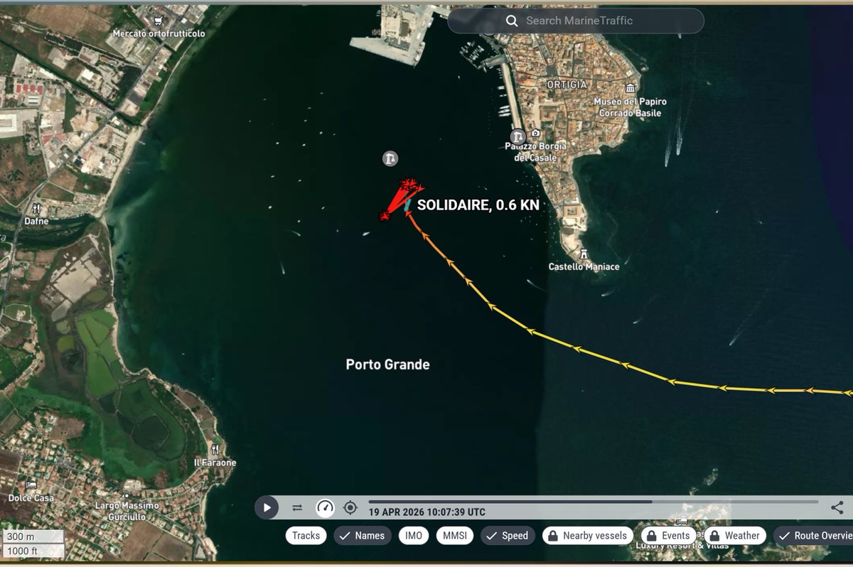 TrafficoNaviOnc's tweet photo. 19.04.2026 ore 10.07 UTC #Solidare butta l'ancora nel porto di Siracusa e si ferma per il momento aspetterà che l'altra nave ONC liberi il posto davanti alla Libia? https://t.co/bA5RdNnNaH