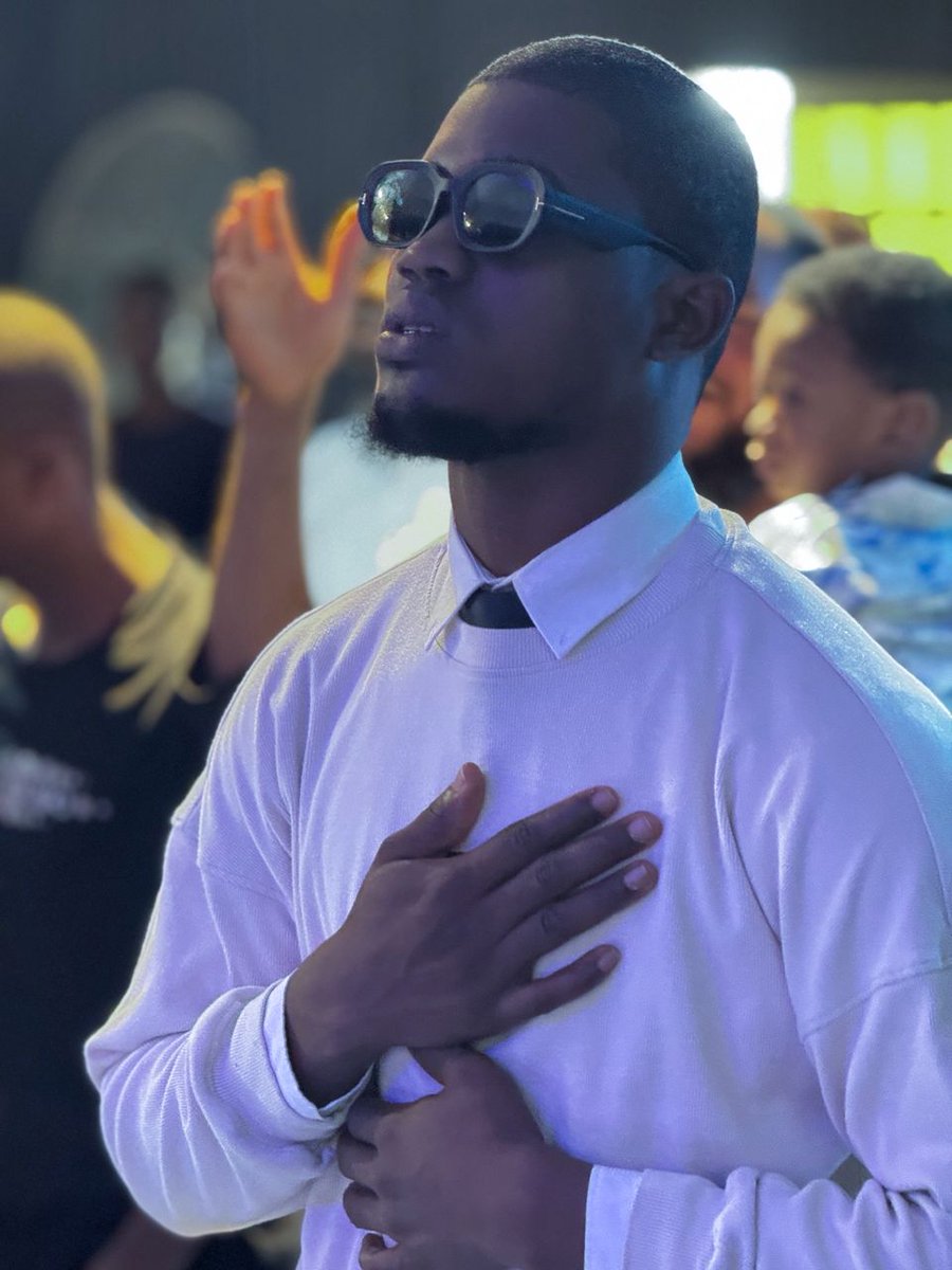 tlongofficial's tweet photo. Worship moments at SGMI IBADAN https://t.co/sflIUJzZya