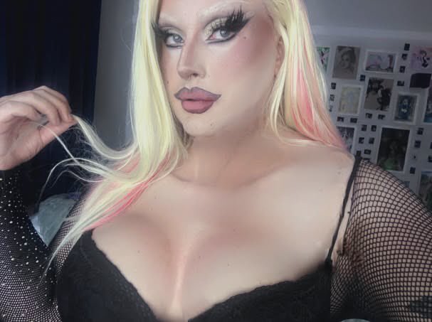 𝒞𝒶𝓂𝑒𝓇𝑜𝓃 tweet media