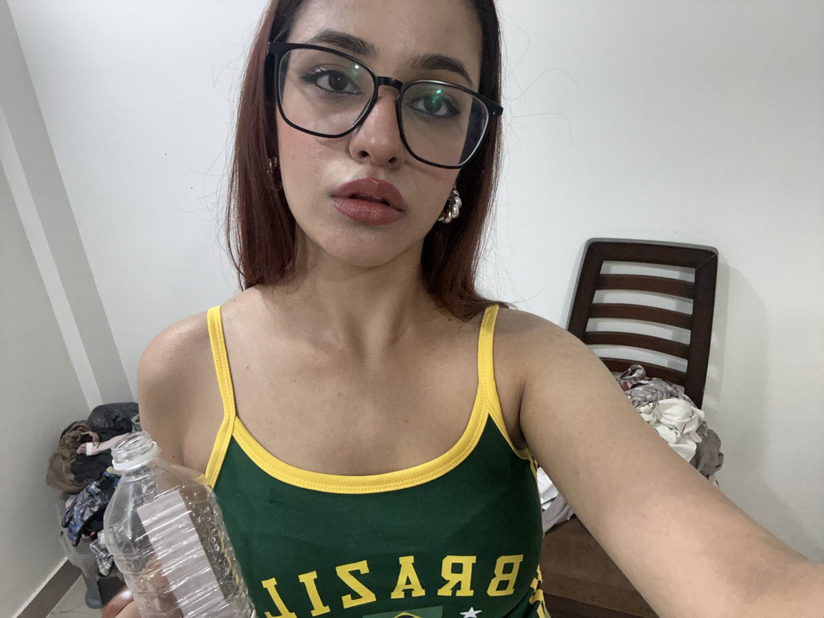 el3ctrahvart's tweet image. me on a bad day