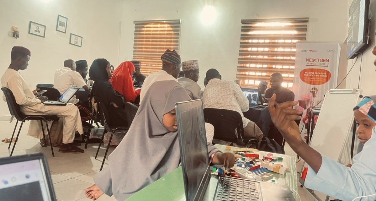 Lumilab Innovation Hub. tweet media