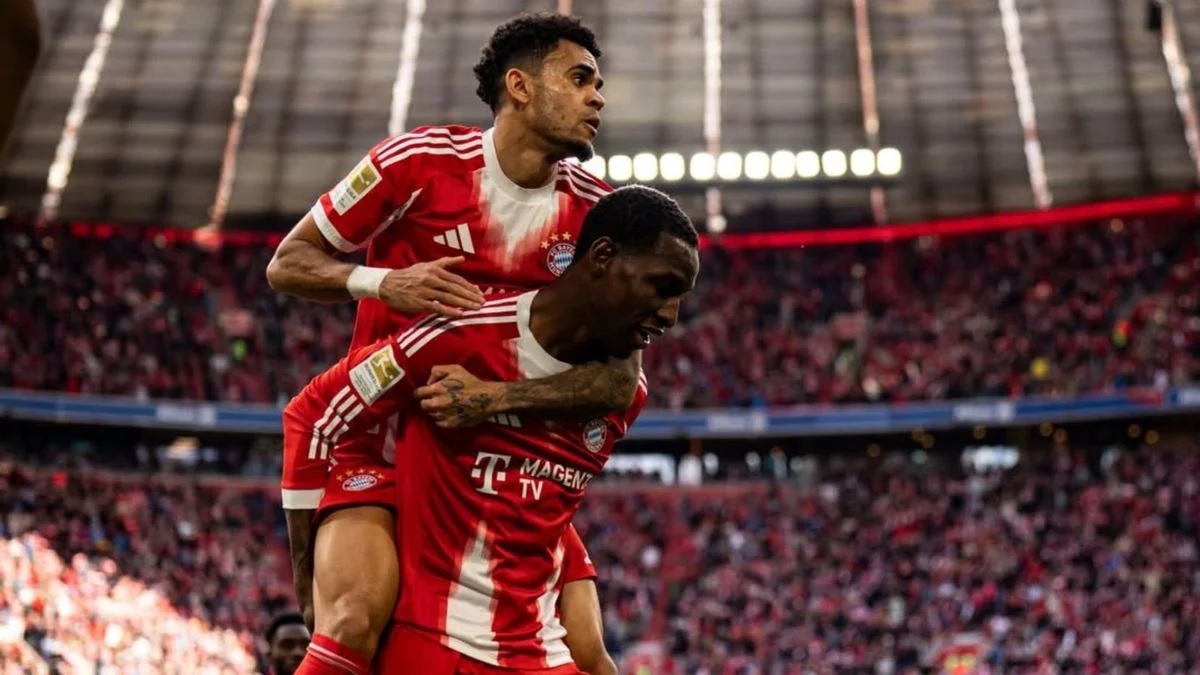 yosoy_mundial's tweet image. El #Colombiano 🇨🇴 Luis Díaz puso dos asistencias en la victoria de #BayernMunich 4-2 ante #Stuttgart y salieron campeones de la #Bundesliga 🇩🇪

👉 shorturl.at/jGcrx