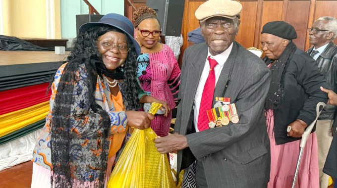 The Chronicle tweet media