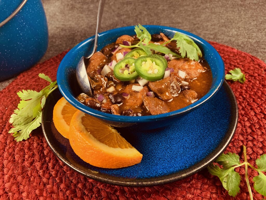 GGoodtaste's tweet image. 12 cloves of garlic go into this hearty Brazilian Bean Stew: black beans, poblano peppers, &amp;amp; meaty chunks make a satisfying supper on a Sunday evening. 🧄🍲
The garlic brings a deep, aromatic flavor is appealing. Recipe ⬇️
#NationalGarlicDay #GarlicDay #Recipe