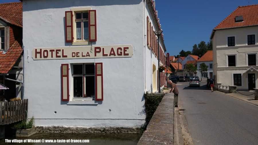 france_images's tweet image. Wissant a pretty seaside village on France’s northern coast. 

Photo: buff.ly/WN3alPv 🇫🇷 #France #Travel 

France 🇨🇵 travel photo