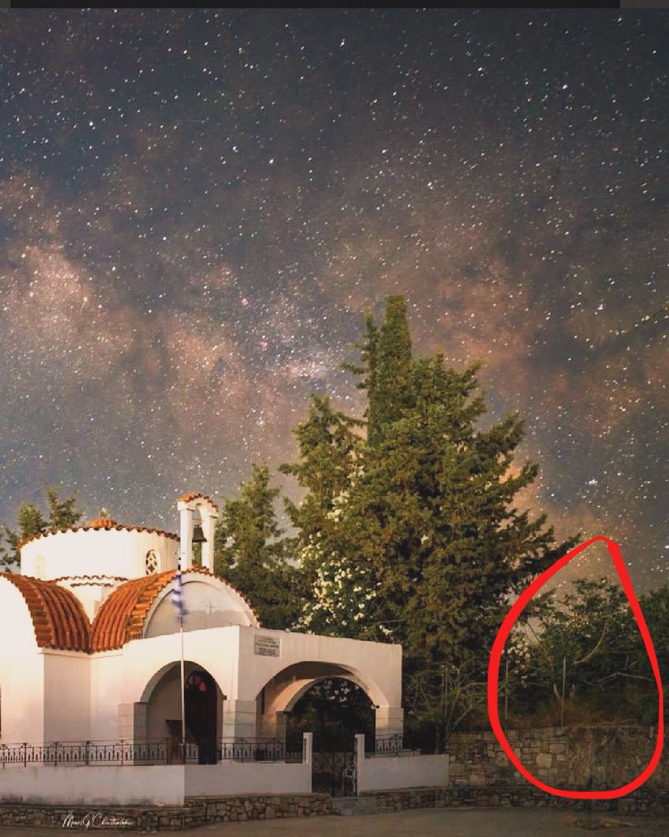 victorkoum's tweet photo. 📍 Λίγο έξω από το χωριό μας, την Πόμπια και κοντά στο Πέρι, υπάρχει μια πηγή. Η Φουντάνα. Λένε οι παλιοί πως όποιος έπινε από ’κει δεν μπορούσε μετά να πει ψέμα.

Σήμερα ήταν τα σαράντα της γιαγιάς μας στο χωριό. Γύρισα πίσω μετά από καιρό, μίλησα με αγαπημένους συγγενείς και φίλους που είχα να δω μήνες, κάποιους χρόνια. Παραμένουν ακέραιοι. Δεν έχουν αλλάξει, δεν παριστάνουν. Κρατάνε τον πολιτισμό μας και τις αξίες μας χωρίς να το διαφημίζουν πουθενά, απλά το ζουν κάθε μέρα.

Σκέφτηκα πως εμείς που μπλέξαμε με τις πόλεις και τα γρήγορα, ίσως χρωστάμε να επιστρέφουμε πιο συχνά. Όχι από υποχρέωση. Για να θυμόμαστε ποιοι είμαστε, από πού ερχόμαστε, τι έχει σημασία στ’ αλήθεια.

Η Φουντάνα ίσως τελικά να μη δούλευε μόνο με το νερό. Να δούλευε με τον τόπο. Πας εκεί, κάθεσαι με τους δικούς σου, και ξαφνικά δεν μπορείς πια να λες στον εαυτό σου ψέματα.

Κάπου εκεί είναι η αλήθεια μας.