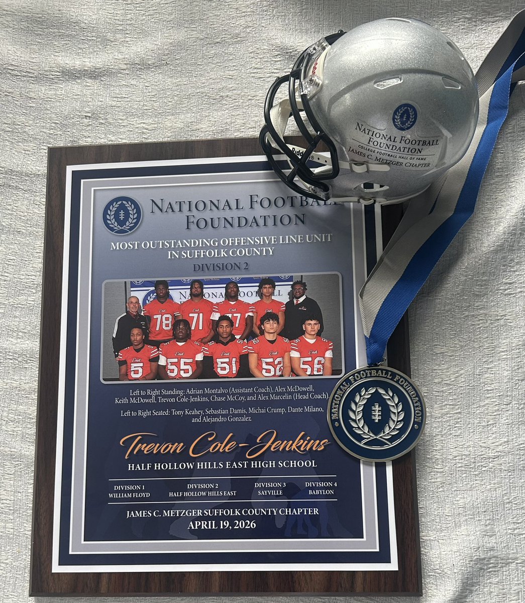 BigTimeAkaTre's tweet photo. Thanks to @NFFSuffolk for recognizing our O-line as the “Most Outstanding Offensive Line Unit In Suffolk County” (Division 2). It’s great to see our hard work doesn’t go unnoticed! 

#HOUNDNATION

@TamekaCole56437 @KevT9900
@3problemz__ @AssumptionFB @CoachMcKenzie17 @EvanEastburn @HallQ77 @Gregg_Sarra @jonathanruban @NewsdayHSsports @jared_Valluzzi
@LIBLITZ @LIBasketball23 @CoachVito1 @CoachMatt_G_78 @Coachkev
@CoachSalvaa @GoldenUkonu @Geeh_Uk @TruckGordon @CoachMac57 @MTCAcademy_
@CoachWarrick_HF