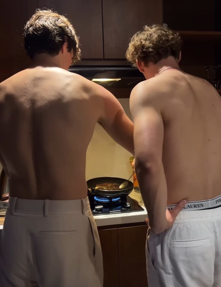 boys love tweet media