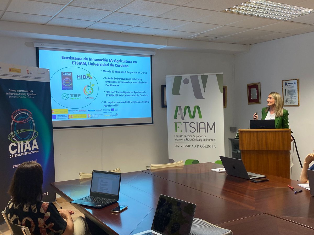 ETSIAMCordoba's tweet photo. 🗣️La @ETSIAMCordoba muestra su ecosistema de innovación en IA y agricultura ante una delegación de INIA Uruguay @INIA_UY,
en una jornada centrada en la digitalización del sector agroalimentario y el intercambio de conocimiento en torno a la aplicación de tecnologías avanzadas. https://t.co/ACr5kMTn3A