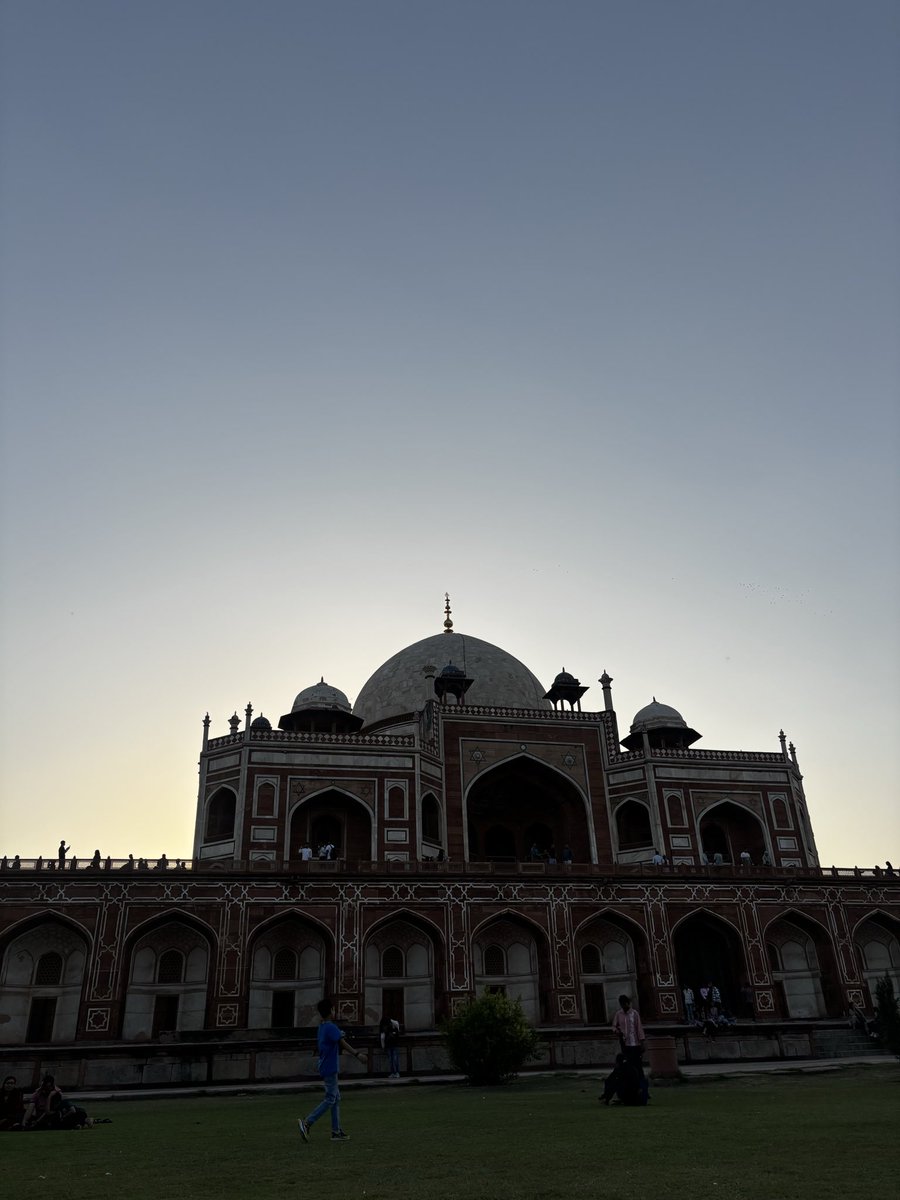 sparkklemoji's tweet photo. Sunsets in Delhi are absolutely lovely https://t.co/UcW1Hfxz9K