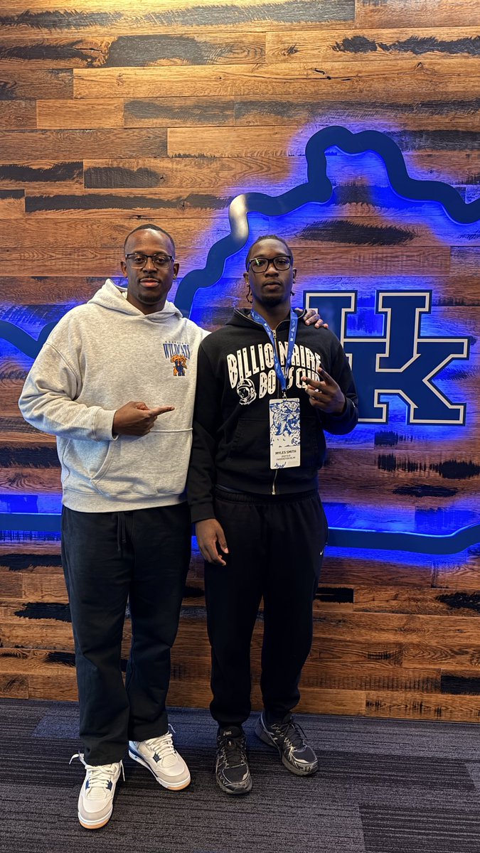 MylesS98's tweet photo. Had a great visit at @UKFootball and spending time with @CoachWillStein and @CoachDubb_Drick! I'll be back in June! https://t.co/oXwNNm9Cyo