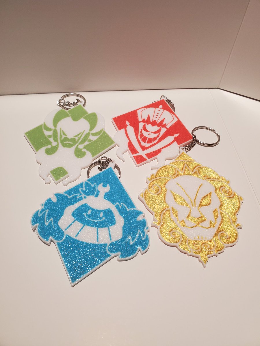 PurpleLizardMan's tweet image. THE ULTRA RARE KEYCHAIN VARIANTS!
Something fun for the con
If someone wants them, you'll have to dig them out! 
Delightfilly devilish, lizardman.
#art #artists #oc #ocart #characterdesign #webcomic #skeleton #boxer #king #dragon #jester #frog