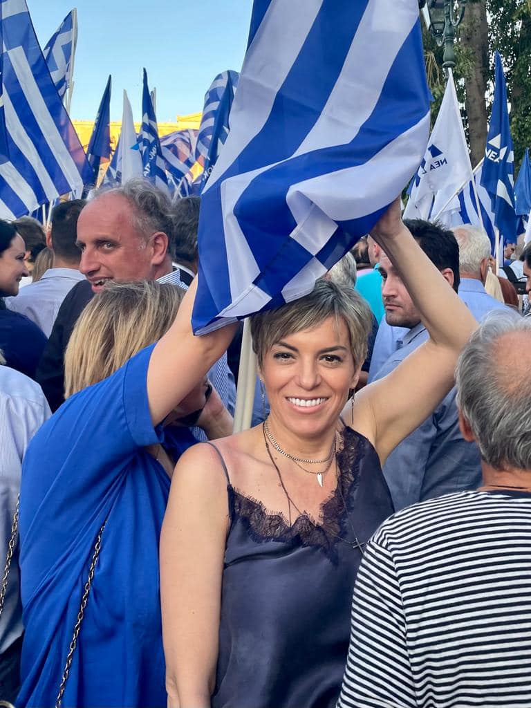 Άριστα Λαμόγια🔥
Θυμάστε την Σοφία Νικολάου #ΝΔ_αριστεία 
που ως Γ.Γ Αντιεγκληματικής Πολιτικής 
είχε τη φάμπρικα με ρεκόρ Απ ευθείας Αναθέσεις
μέσα στον Κόβιντ ?
2 εκατομμύρια € ζημίωσε το Δημόσιο
σύμφωνα με το ΣΔΟΕ