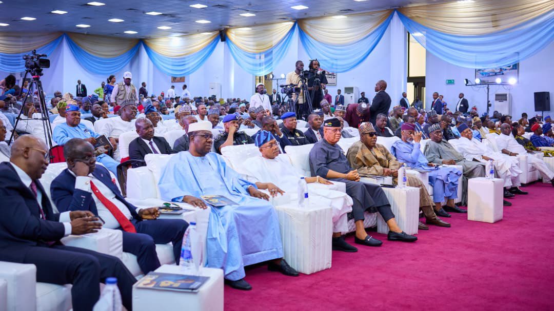 nifemioguntoye's tweet image. Every great event has a rhythm.
My job? To find it, keep it, and elevate it.

From the first welcome to the final applause, it’s about clarity, connection, and control of the room.

Let’s make your next event unforgettable.

#MC #EventHost #CorporateEvents #PublicSpeaking