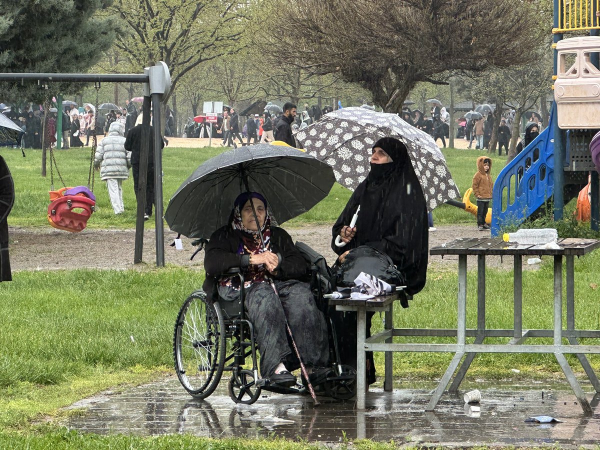 _kntr021's tweet photo. Bugün bir kalabalık değiliz.
Aynı inancı kalbinde taşıyan,
Aynı sevdayla yürüyen bir ümmetiz.
Aynı peygamberin izinde,
Aynı hakikatin peşinde,
Aynı duada birleşen yürekleriz.
Bu toplanış bir sayı değil.
Bu, kalplerin aynı aşk için atmasının en güzel halidir.

#Diyarbakır https://t.co/60Hq4vebxh