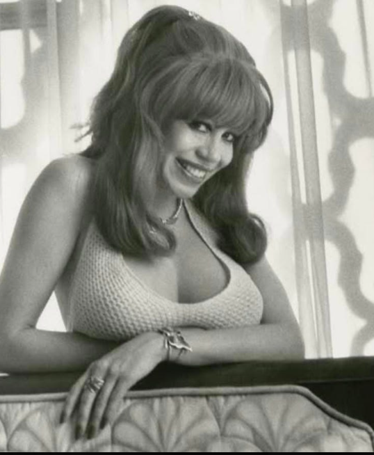 stchaoswrites's tweet image. "Ghosts don't leave lipstick on their butts." 💄

Jimmy thought he was just lucky. Turns out, he’s in way deeper than he realized. The Blue Heights invite has arrived.
Read the new drop here: [Link]

#StChaos #DirtbagJimmy #Noir #BlueHeights #SisterChristian #Storytelling