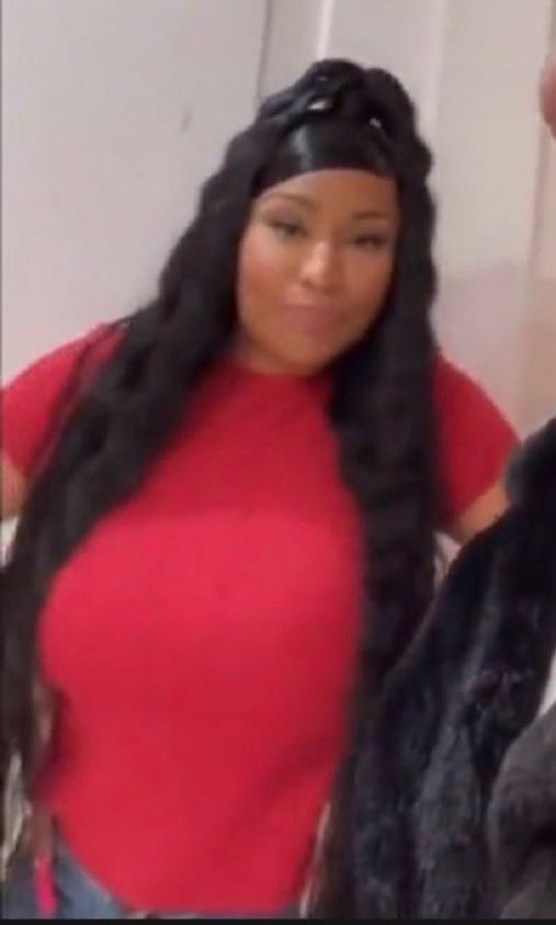 szasoomf tweet media