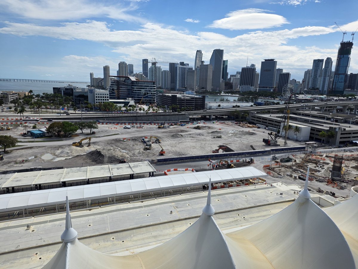 volvoshine's tweet image. The western half of @PortMiami is under construction, construction 👀
#Miami