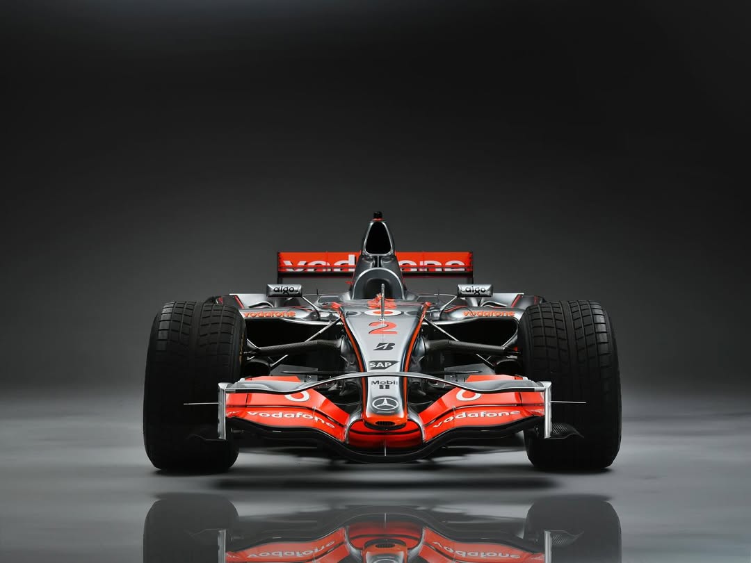 McLarenTeamFan's tweet photo. MP4/22 close up 🧐 https://t.co/z6zUSlT6vF