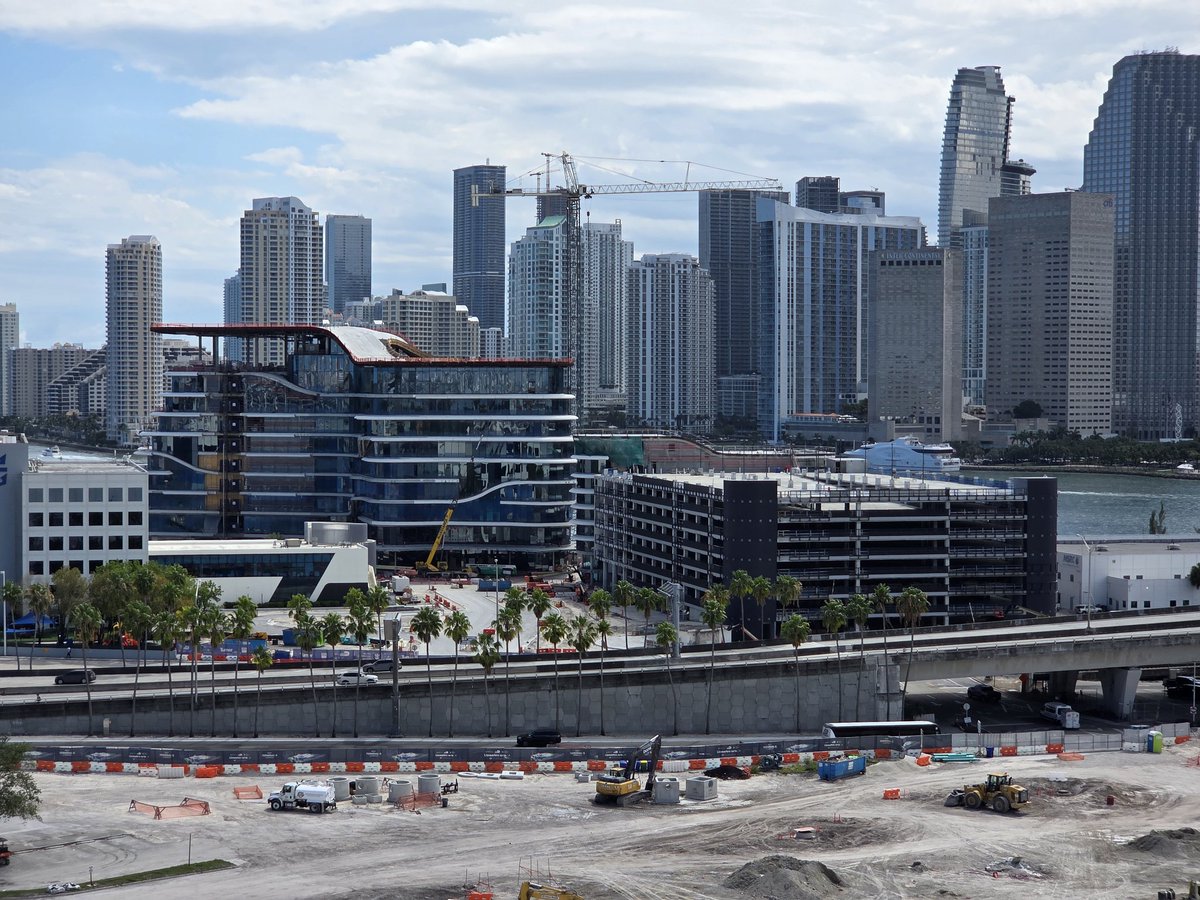 volvoshine's tweet image. The western half of @PortMiami is under construction, construction 👀
#Miami