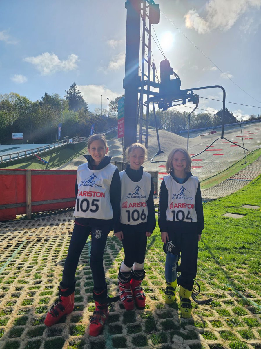 IHSPE's tweet photo. Today we competed at the ERSA Ski Competition. Well done to all the pupils that took part! ⛷️ https://t.co/1h0ipZazPC