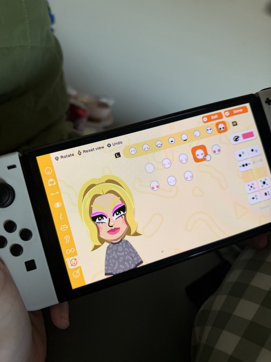 AlexusGraham03's tweet photo. oh hey girl what are you doing on Tomodachi Life @trixiemattel https://t.co/L9K7zgwbc6