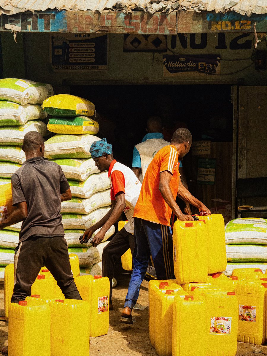 muhammadsh3hu's tweet image. Yellow in Kasuwar Singer 
Kano, 2025
#shotoniphone #vsco #lightroommobile