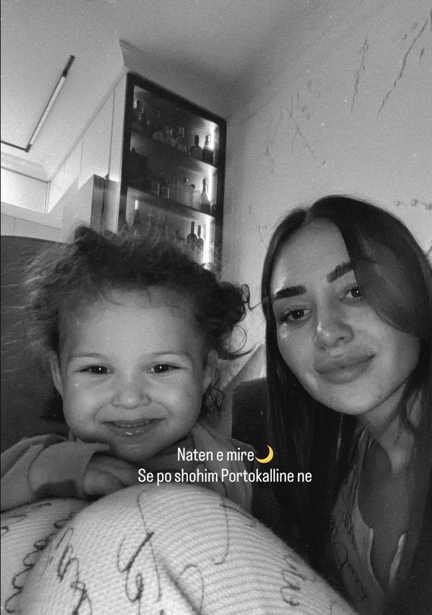 kl94989's tweet photo. Gocat e mija ju moj🤏🏼🎀🌸🌸💖 https://t.co/vgRhGFR4HS