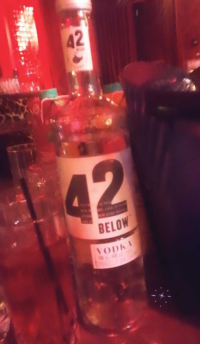 LMarialond's tweet image. Cheers🥂 #cabaret