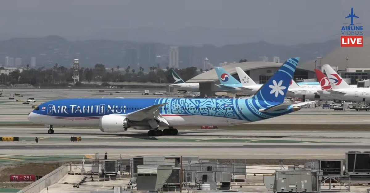 airlinevideos's tweet image. Sunday Funday rolls on! Join us and don’t miss any of the LAX action! ✈️✈️❤️
#aviation #losangeles #airport

🔴LIVE LOS ANGELES (LAX) AIRPORT ACTION! (April 19th, 2026) youtube.com/live/8agrlu2I8… via @YouTube