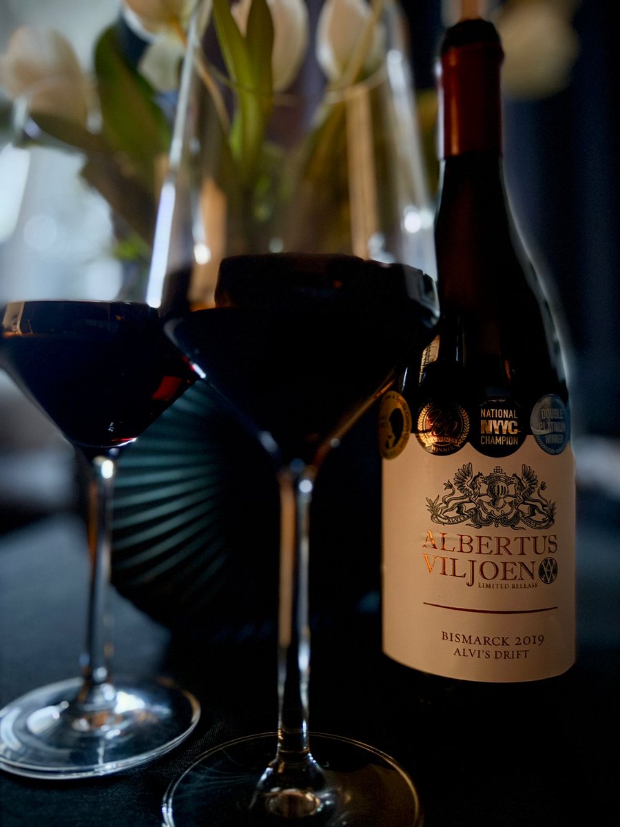 FXDIRK's tweet photo. belated wishes for an awesome and relaxing Sunday evening folks….cheers to you all🍷🍷 #SundayFunday #winelovers #fxdirk https://t.co/nRCwsFERrQ