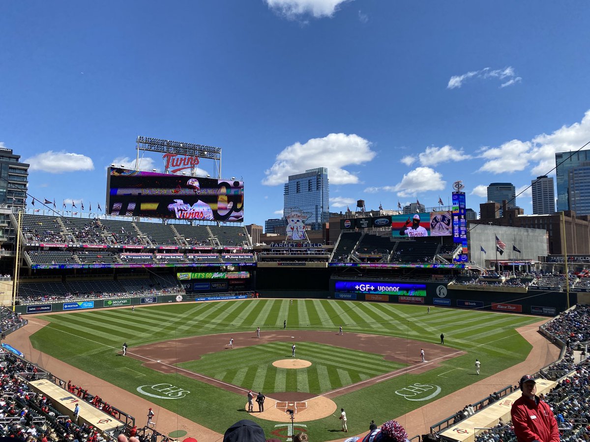 T🌮Males tweet media