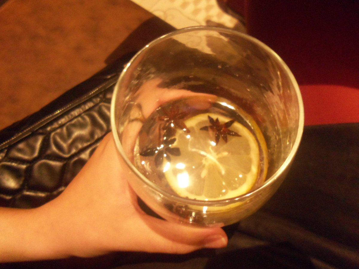 luMoritzz's tweet photo. vinho, slova, campari, gin e vodka!
aproveitei bastante ontem pq foi meu último dia bebendo desde q eu descobri q meu refúgio me engorda https://t.co/OGBiCii4wD