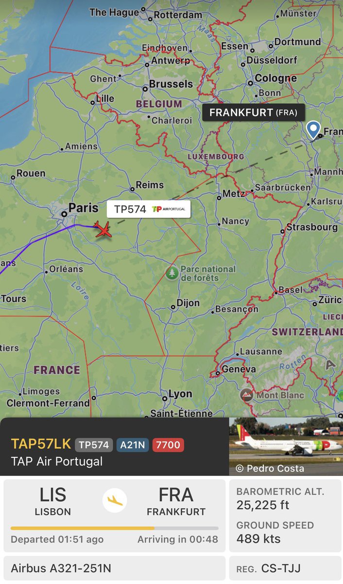 Squawk_Alert's tweet image. #TAP flight #TAP57LK/#TP574 operated by #TAPAirPortugal  from #Lisbon to #Frankfurt  is squawking 7700. The aircraft is an #Airbus A321-200N with registration #CSTJJ. Crew has declared emergency and look to be diverting.