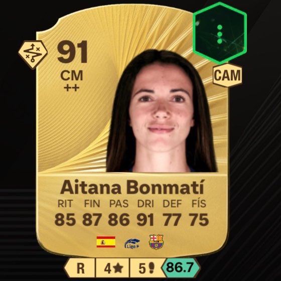 SafonovBR's tweet photo. segundo a EA Sports, essa mulher aí joga mais do que o TONI KROOS. https://t.co/9fi3tKBTP3