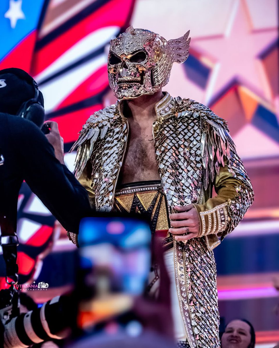 CodyPinterest's tweet photo. 📸 : @DtfMania 

#Wrestlemania 
@CodyRhodes https://t.co/KKjRkR5xbY