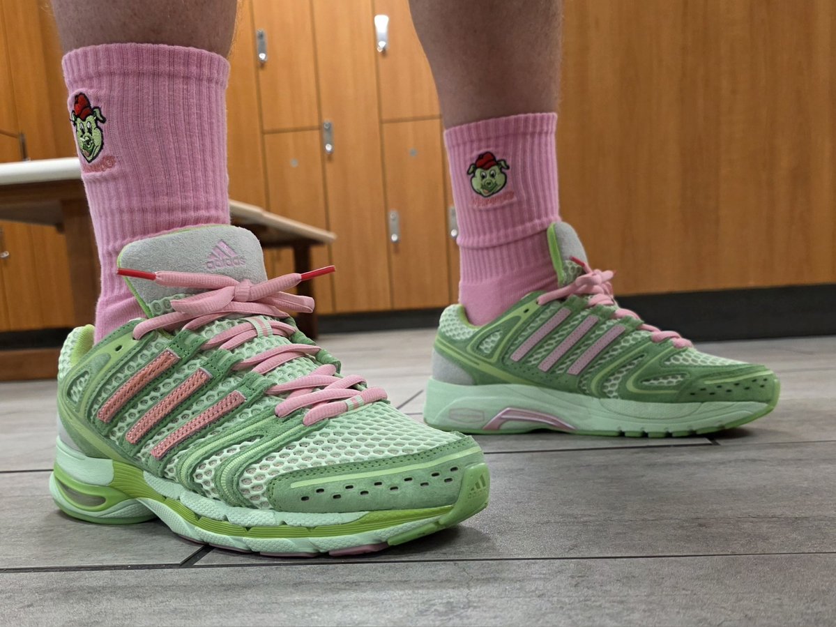 RFMIII's tweet image. Oink oink 🐽
@unheardofbrand @adidas @adidasUS @adidasrunning 
#kotd #wdywt #woft #adidas #adistar #piggyrunner #cupcake