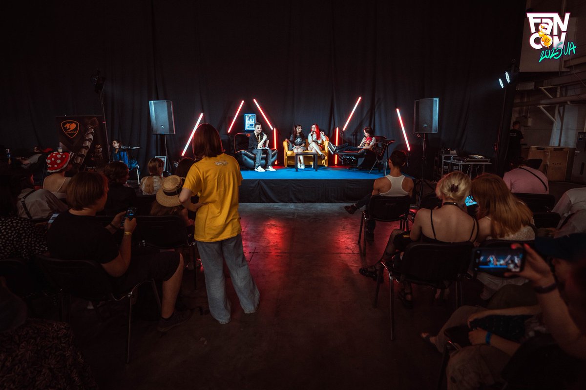 Хочеш побачити Fancon зсередини? 
Ми в UA Creators шукаємо волонтерів! Це твій шанс стати частиною команди, познайомитися з крутими кріейторами та побачити, як створюється масштабний фестиваль «за лаштунками».