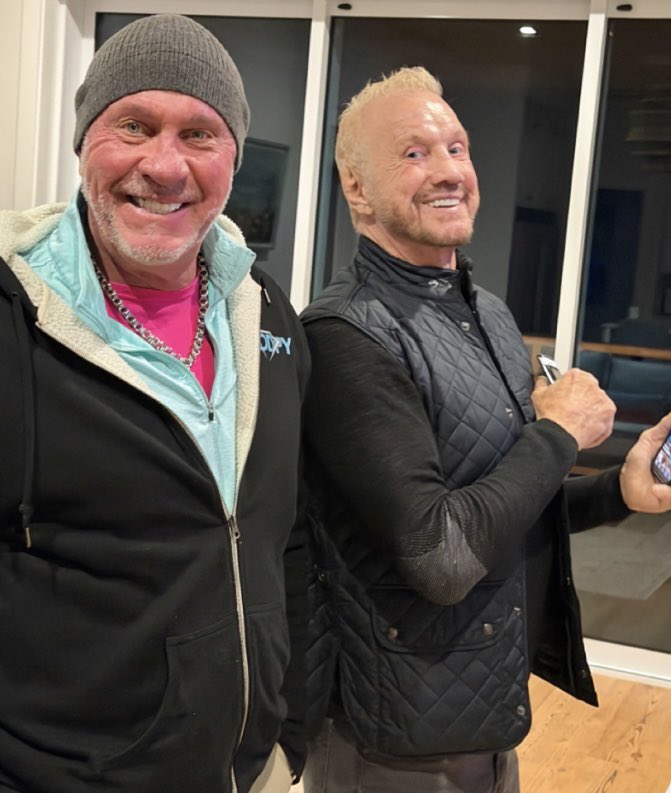 RealDDP's tweet image. With a heavy heart, I want to send my sincere condolences to the family of my brother, Mark Hildreth—aka WCW’s “Van Hammer.”

I first met Hammer when I was managing the Fabulous Freebirds. He was a beast of a man—6’4”, 285— he was shredded, I remember Dusty taking one look at him