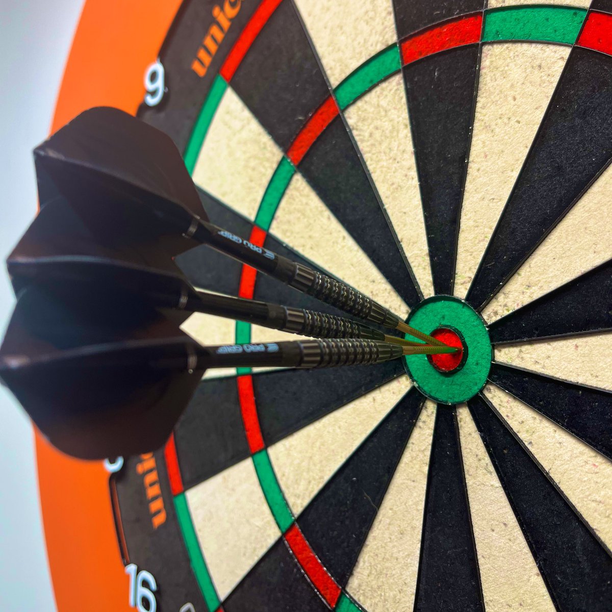ACWDarts's tweet photo. Switched back to the Caliburns - That’s much much better! https://t.co/5hX5MnHANn