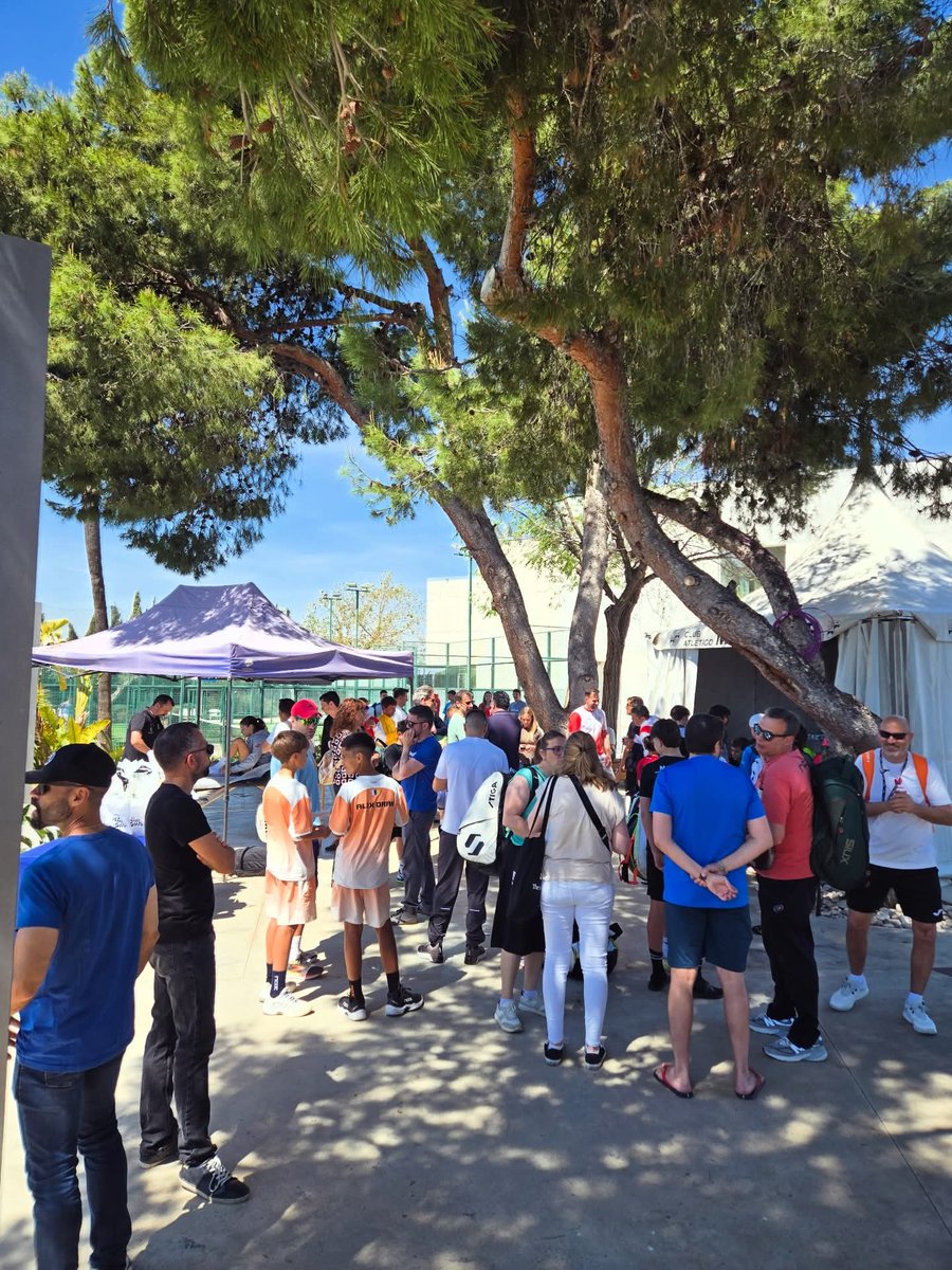 SusoVazquez_'s tweet image. 💪🎾 Diferentes imágenes del TyC Premium 2 en Alicante. Apuesta por la base ¡! 💪🎾

Federación Española de Pádel #FEP 
@padelfederacion 
@jrodriguezpiris