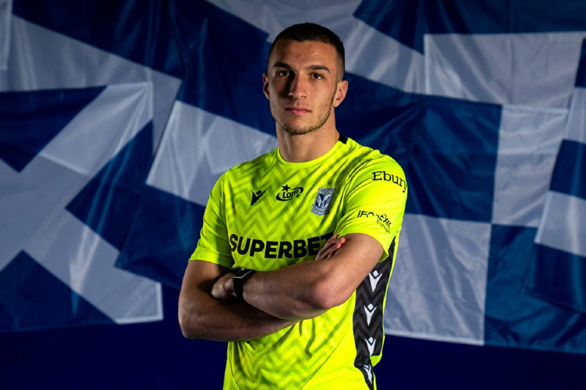 wikilech_pl's tweet photo. #LechStats📊
Płamen Andreew 🇧🇬 nie pójdzie w ślady Salčinovicia i Kokalovicia i przynajmniej swój jeden występ zaliczy w oficjalnym meczu 🔵⚪️
Tym samym stał się:
🔹 1️⃣3️⃣0️⃣. obcokrajowcem,
🔹 1️⃣1️⃣. golkiperem z zagranicy*
🔹 4️⃣. Bułgarem, który zagrał w Lechu.
*) przy uwzględnieniu L. Marcaia jako Węgra
--
📸 fot. Lech Poznań