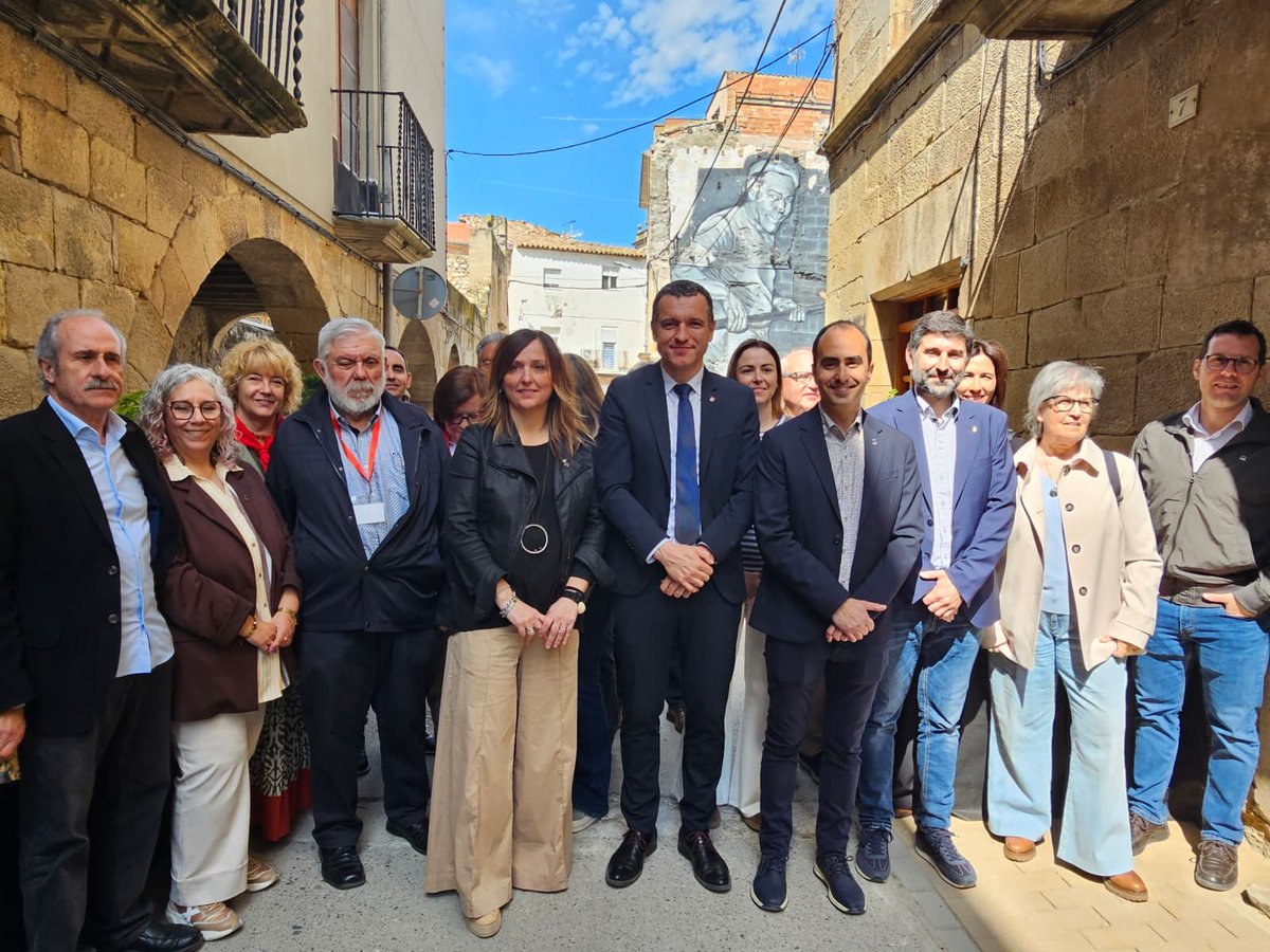 DiputacioLleida's tweet photo. 43a Festa dels Tres Tombs d' #Anglesola. El diputat @oscarciutadilla ha acompanyat l’alcaldessa del municipi, Carme Miró i el president de l’Associació Sant Antoni Abat d’Anglesola, Francesc Vidal.
#laforçadelsmunicipis https://t.co/vkrVlc8wrg
