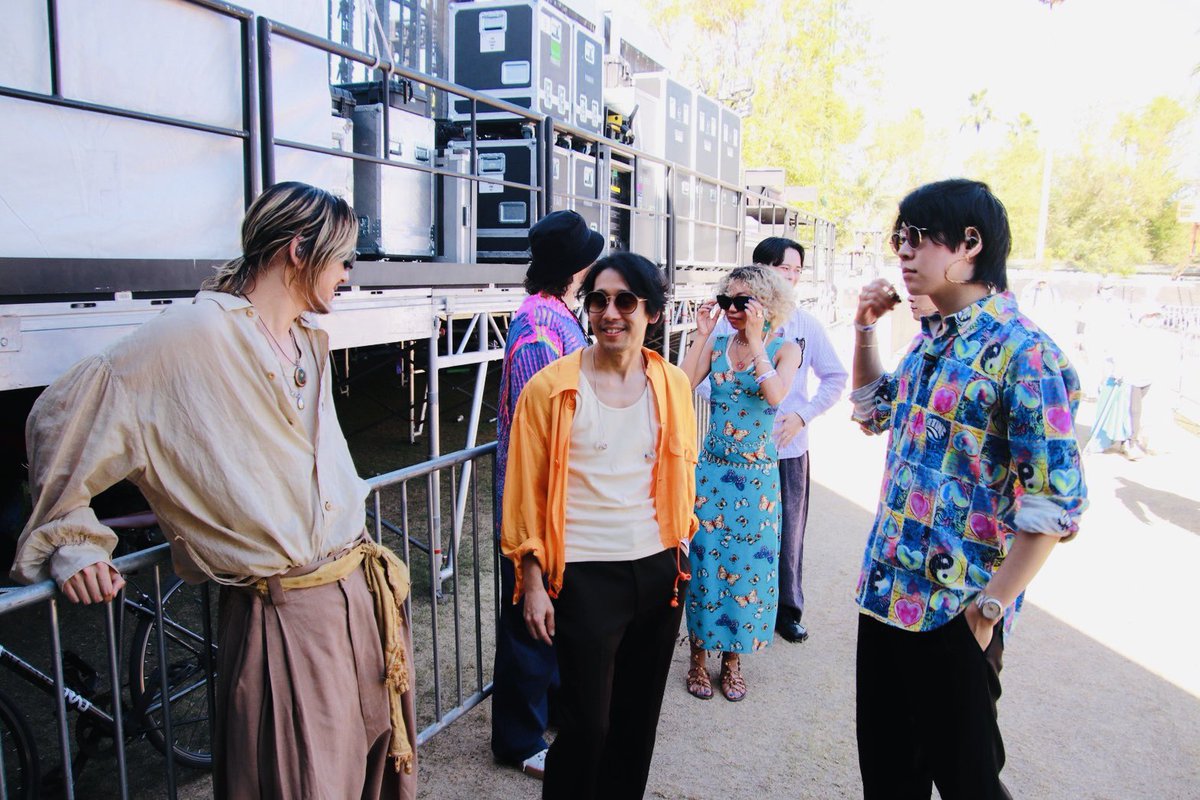 sajinorihide's tweet image. 藤井風くん達とCoachella。昨日は特に素晴らしいライブでワクワクしました。Coachellaとコヤブソニック両方出れた人間は世界でもそんなにいないはず、という誇りを持って、またやっていこうと思います。ありがとう。#Coachella #fujiikaze