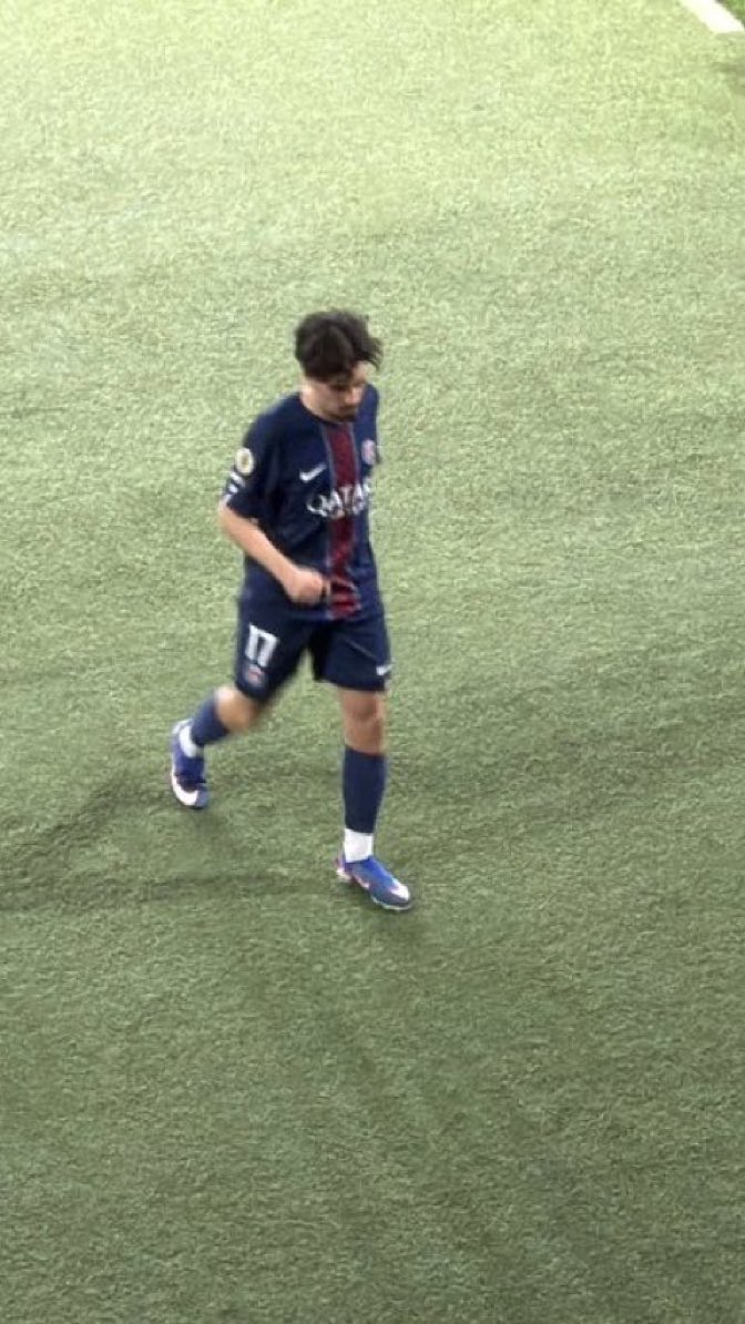 FCBayernFocus's tweet photo. 🚨💣 Vitinha has been subbed off injured in the 38th minute against Lyon.
PSG are losing 2-0. #RivalWatch https://t.co/wBRPUXdKEO