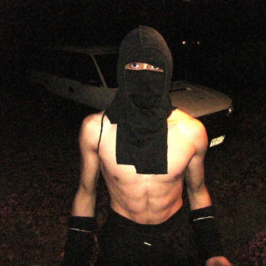 MexiNinjaBoi's tweet image. # 20 - Me at my Twink Ninja Stage at 21 on Halloween at at a late hour. #ninja #twink #muscle #martialarts  #ninjagarments