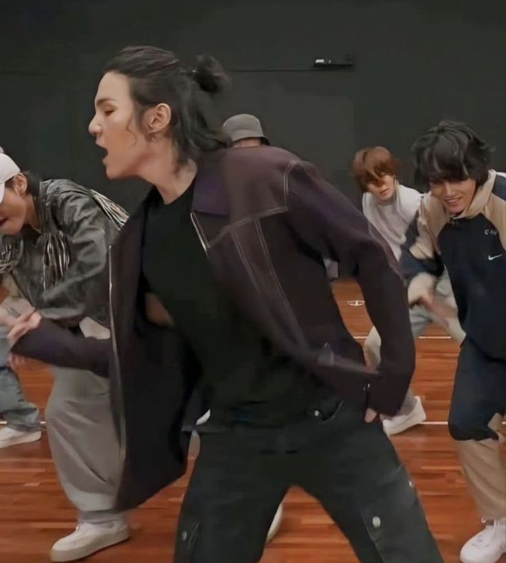 Arusha🥢 tweet media